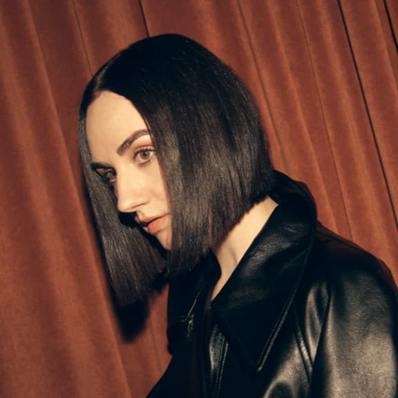 Meg Mac artist profile image