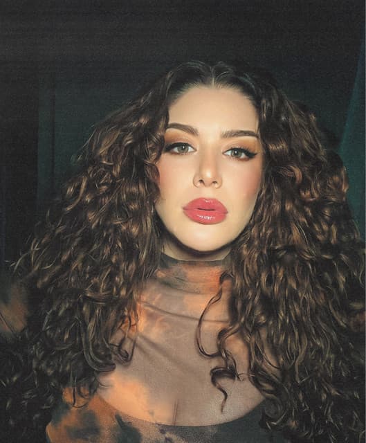 Anna Yvette artist profile image