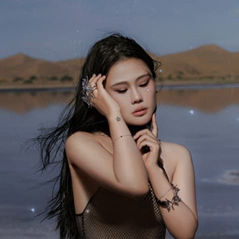 TIA RAY artist profile image