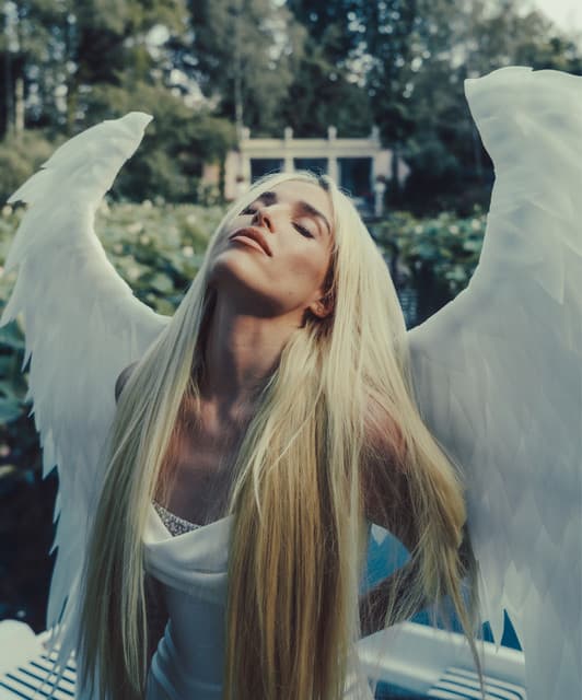 ELENA ROSE artist profile