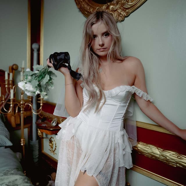 Chloe Adams artist profile image