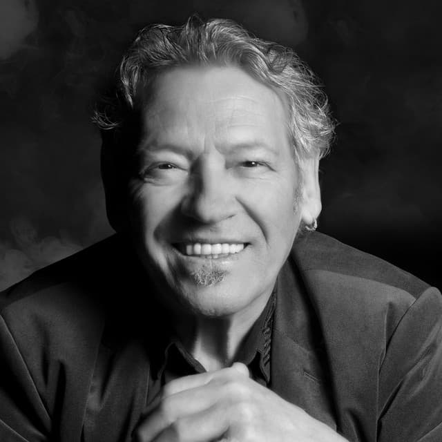 Lorenzo Santamaría artist profile image