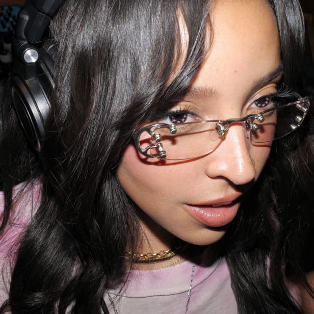 Tinashe artist profile