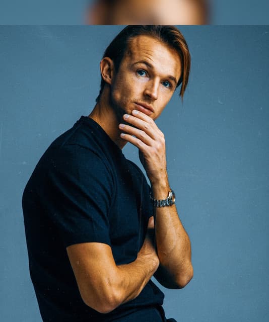 Luke Burr artist profile image