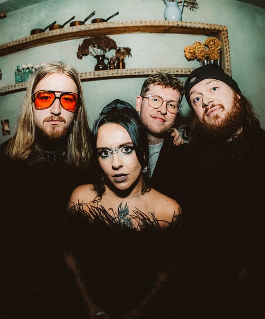 KNIFE BRIDE artist profile