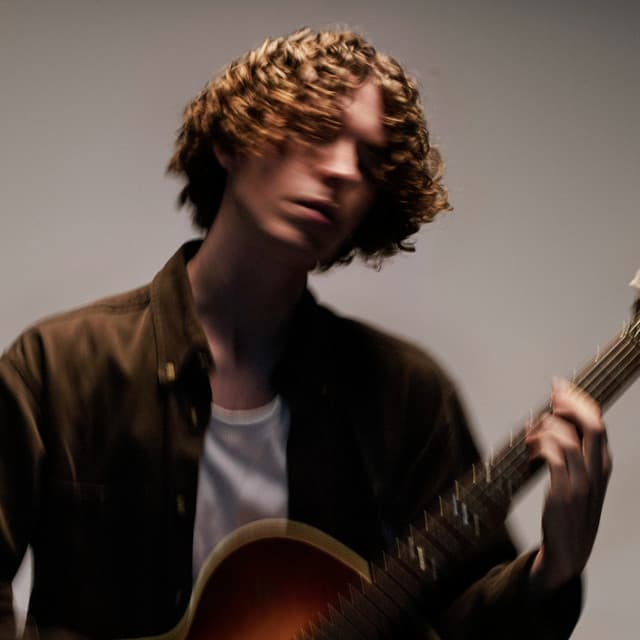 Quinn Oulton artist profile image