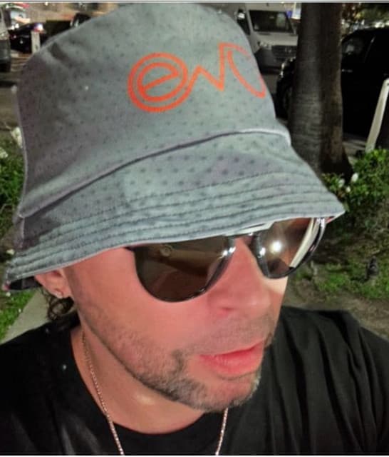 Don Chezina's artist profile image