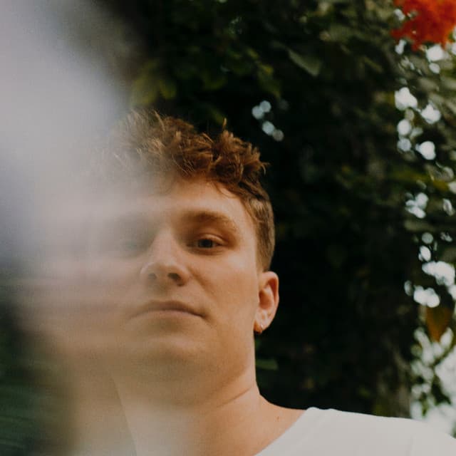 Nils Hoffmann artist profile image