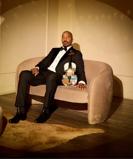 Damien Escobar artist profile image