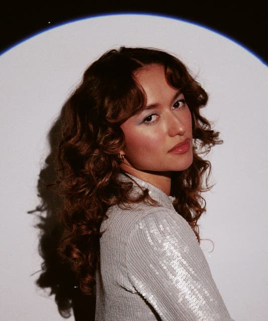 Eva Rose artist profile image