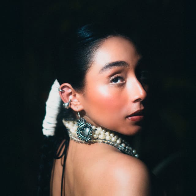 Julia Amoroso artist profile image
