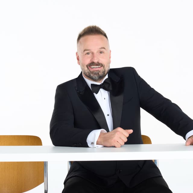 Alfie Boe's artist profile image