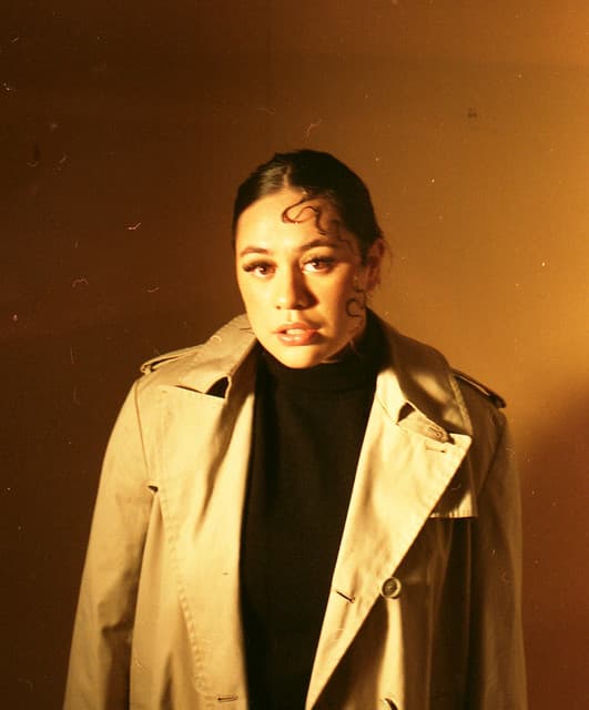 Summer Vee artist profile image