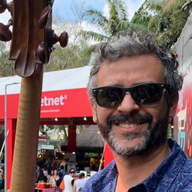 Eduardo Brasil artist profile image