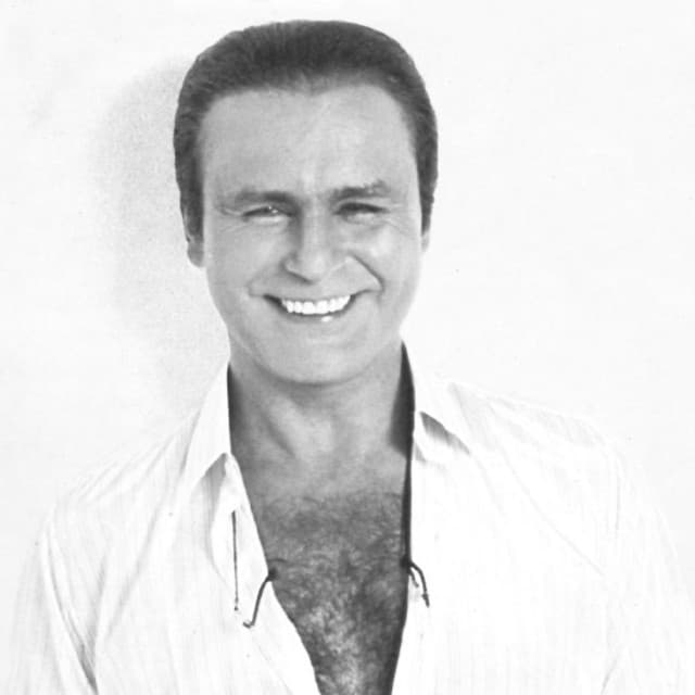 Leonardo Favio profile
