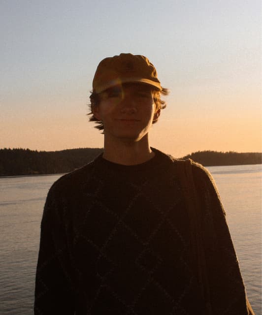 Elias Hix's artist profile image