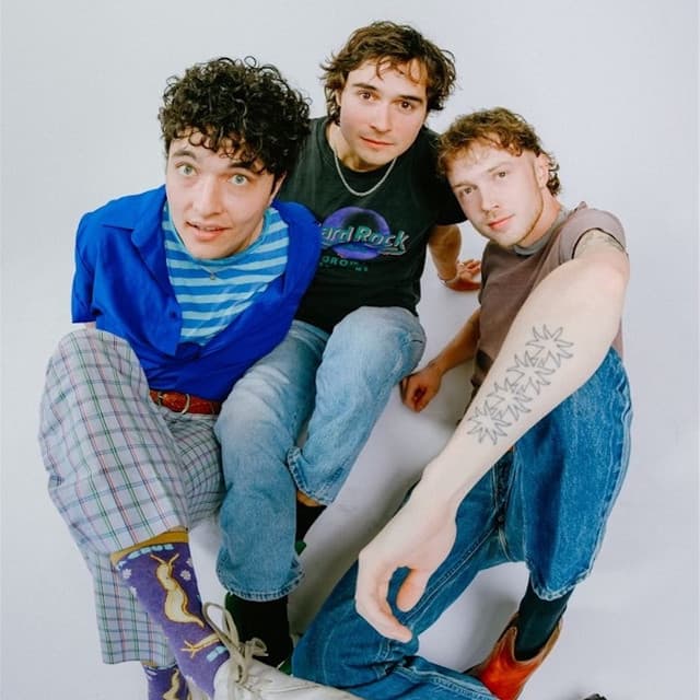 Naked Giants's artist profile image
