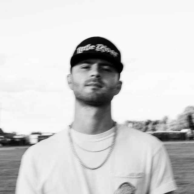 Greylan James artist profile image