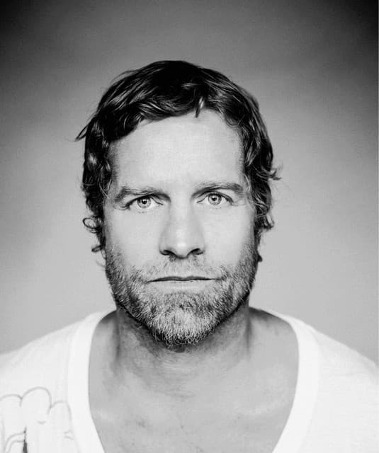 Arno Carstens artist profile