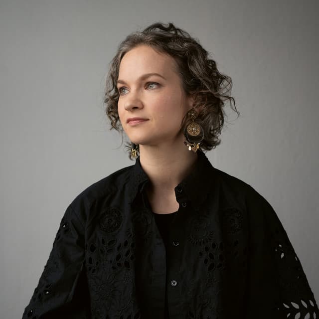 Hilary Hahn artist profile image