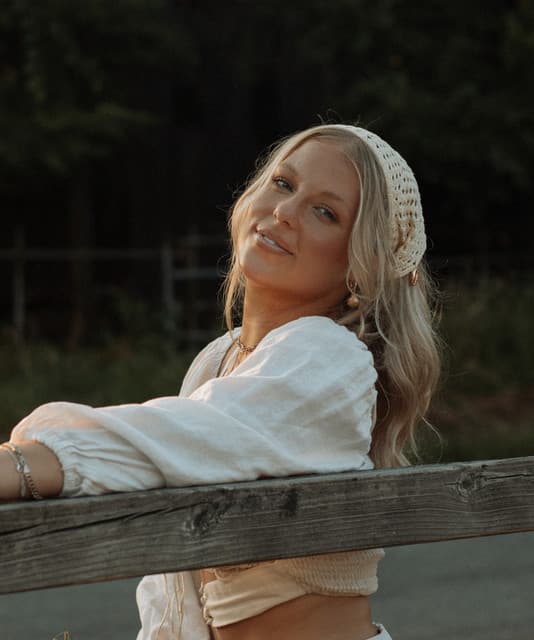 Ashley Anne's artist profile image