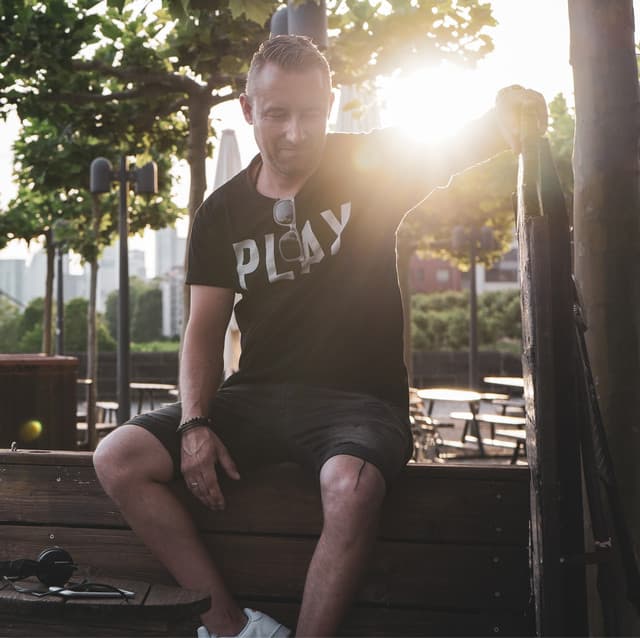 Simon Fava profile