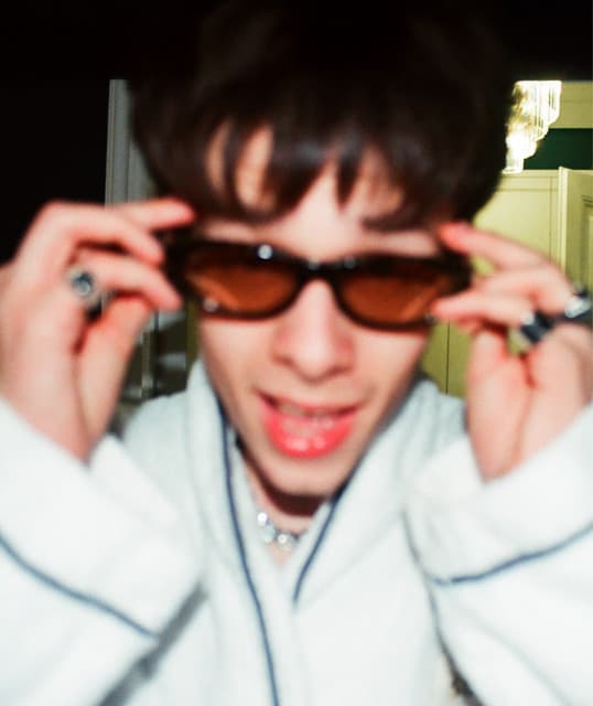 NIKOŚ artist profile image