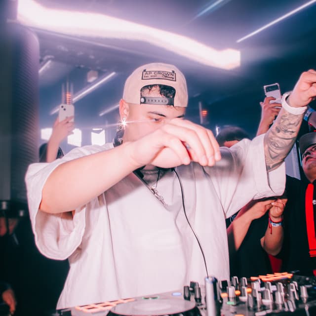 Jose Escobar artist profile image