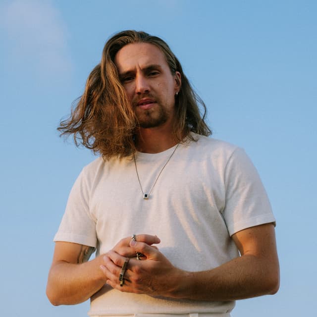 Vitor Kley artist profile image