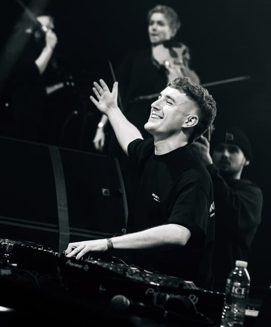 Multunes artist profile