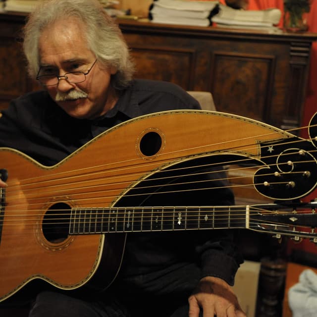 Stephen Bennett artist profile
