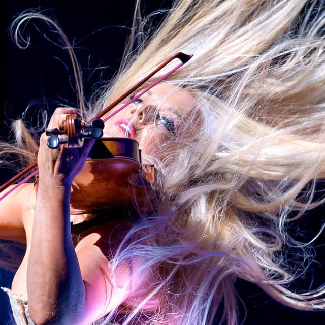 Mairead Nesbitt artist profile image
