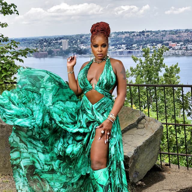 Mary J. Blige artist profile image