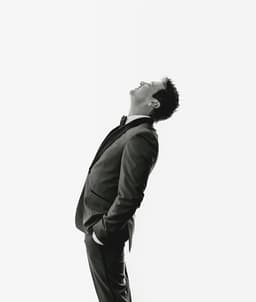 Jeremy Renner's artist profile image