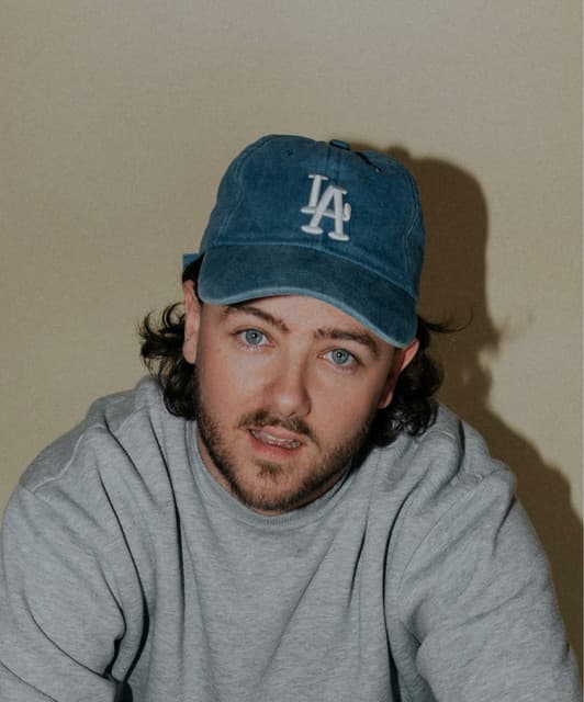 Declan J Donovan artist profile image