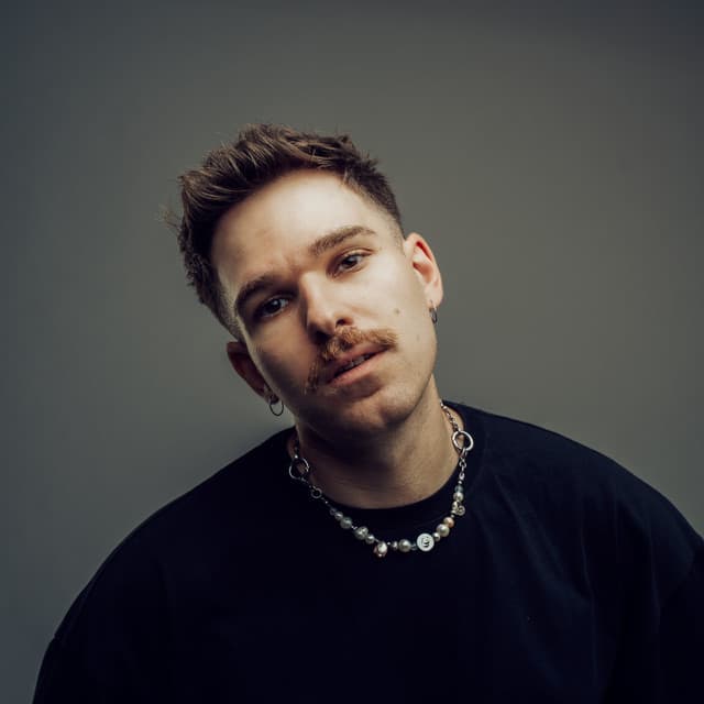 Ely Oaks artist profile image