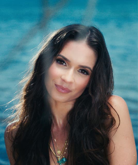Diana Fuentes artist profile