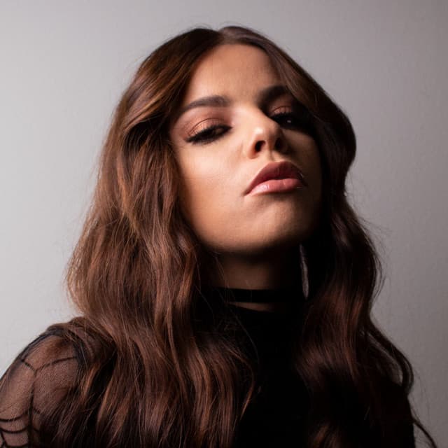 Ivy Adara artist profile image