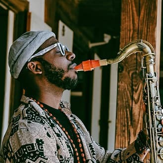 Tivon Pennicott artist profile image