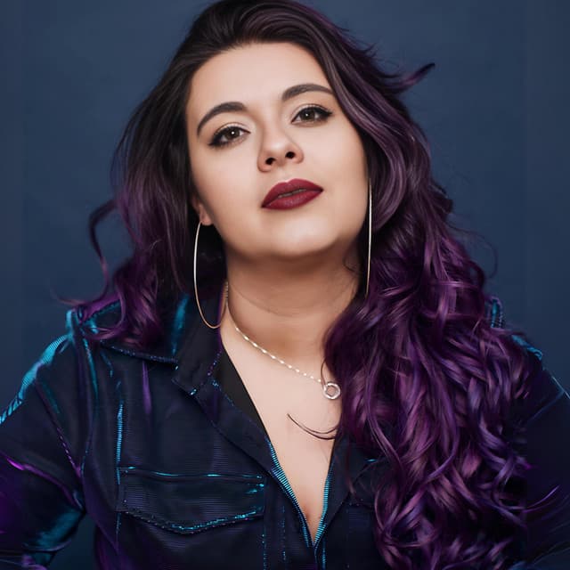 Lucy Blu artist profile image