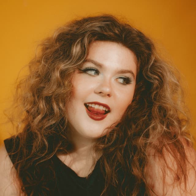 Leanna Firestone artist profile image