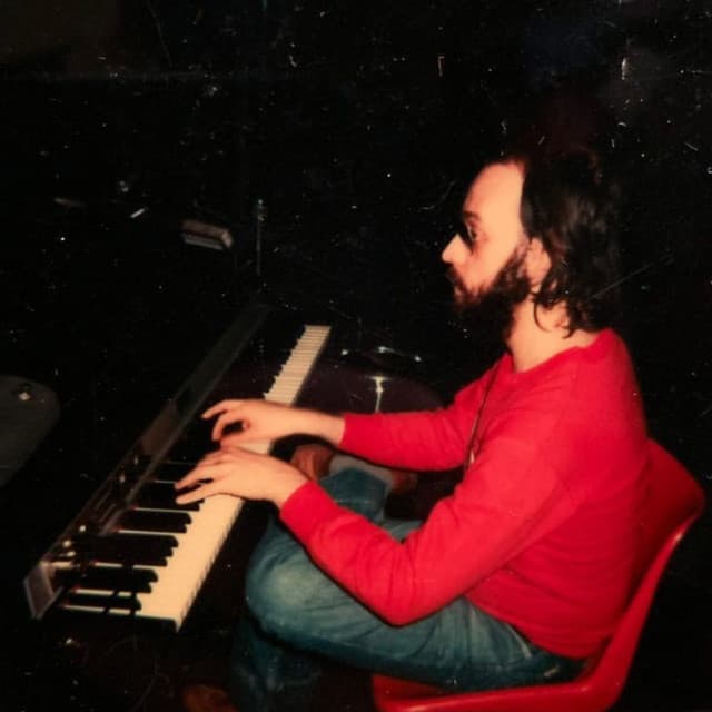 Lincoln Olivetti artist profile image