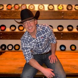 Aaron Watson's artist profile image