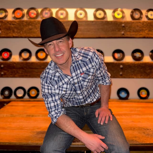 Aaron Watson artist profile image