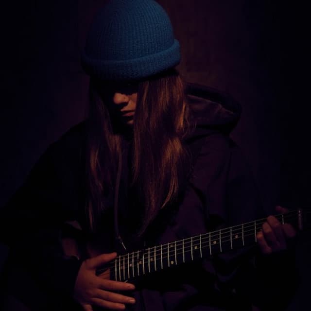 Nell Smith artist profile image