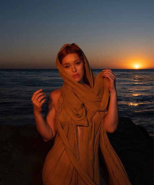 Elley Duhé artist profile image