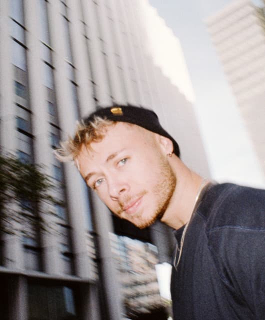 ellis artist profile image