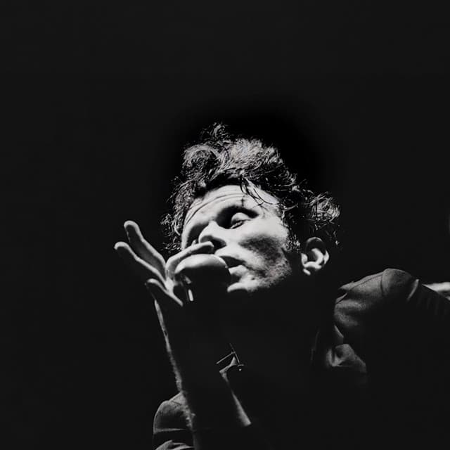 Tom Waits artist profile image