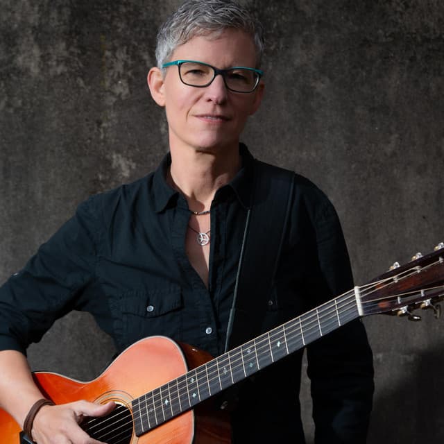 Catie Curtis artist profile image