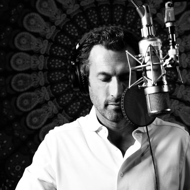 Aaron Lazar artist profile image